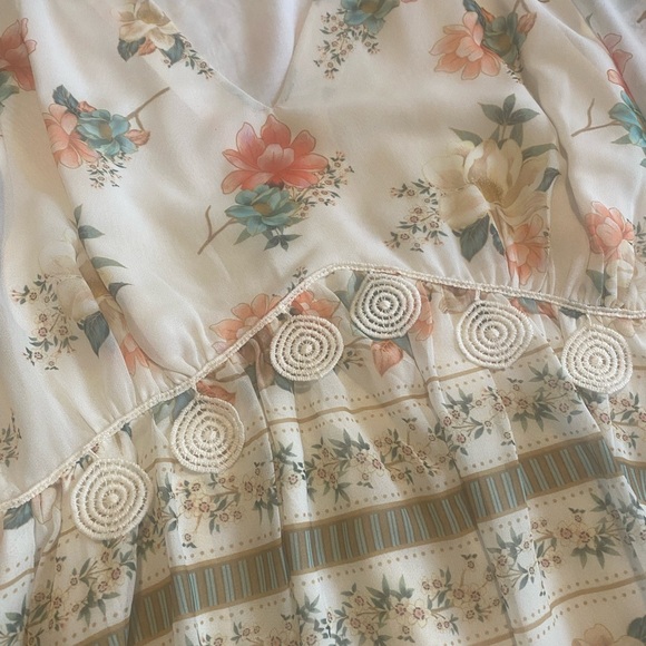 FARM Rio Cream Floral Blouse with Peach and Teal Accents - Picture 4 of 4